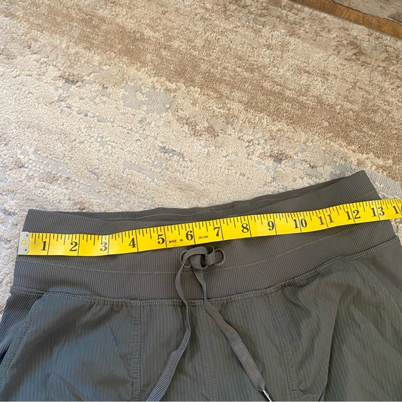 Lululemon Dance Studio Green Twill Joggers Pants Cuffed Tapered Leg Drawstring - Picture 8 of 10